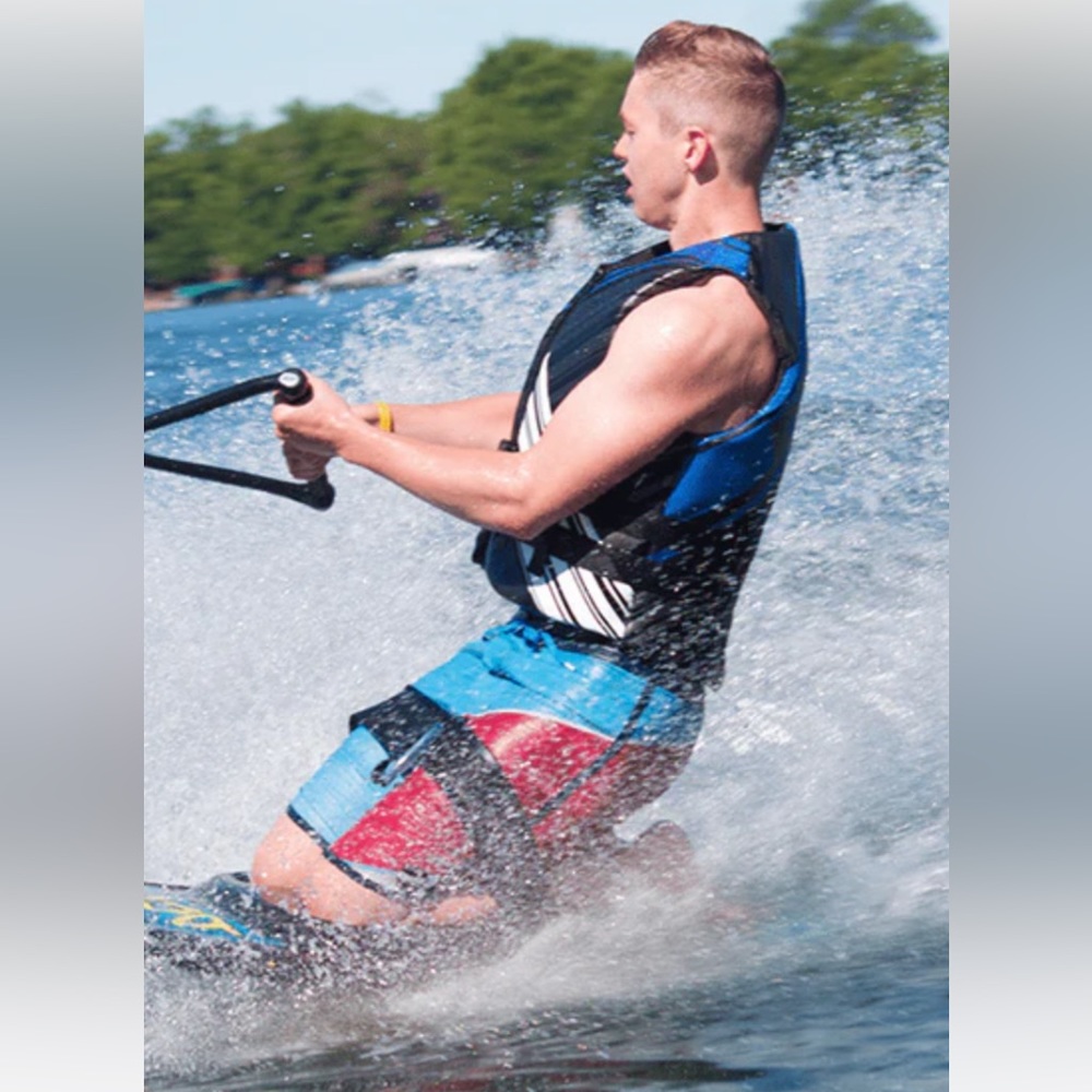 Eagle NWOT Ultralight water ski vest with built in padding for protection sz 3XL